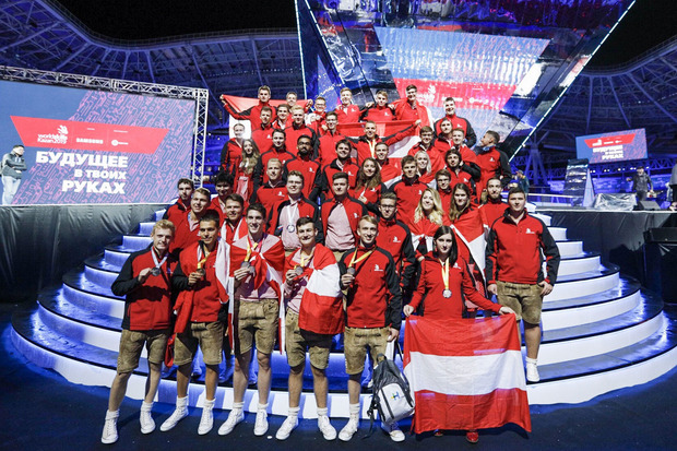 Die 46 österreichischen Fachkräfte haben bei den Berufsweltmeisterschaften WorldSkills in Kazan groß abgeräumt. Das Team Austria konnte bei der Siegerehrung am Dienstagabend in Russland insgesamt zwölf Medaillen bejubeln.