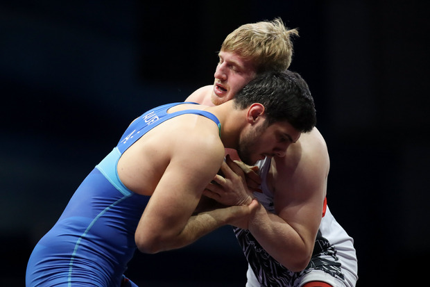 Ringer-Schwergewicht Daniel Gastl (bis 97 kg, hinten) kehrt nach zwei Saisonen in Deutschland zurück zum RSC Inzing.
