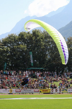 Anflug aufs Dolomitenstadion: Sollte Nebel heuer keinen Start vom Kühbodentörl zulassen, erfolgt der Start beim Hochstein.