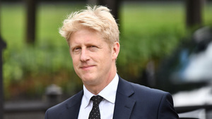 Der Bruder von Premierminister Boris Johnson kehrt nun seinem Bruder zumindest politisch den Rücken. Jo Johnson zog sich aus seinen Ämtern zurück.