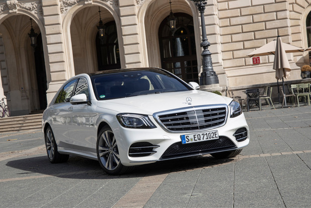 Auch die luxuriöse S-Klasse ist mit einer Plug-in-Hybrid-Variante (S 560 e) versehen.