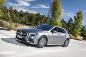 Die Systemleistung beim A 250 e beträgt sportliche 218 PS, das Systemdrehmoment beträgt 450 Newtonmeter.