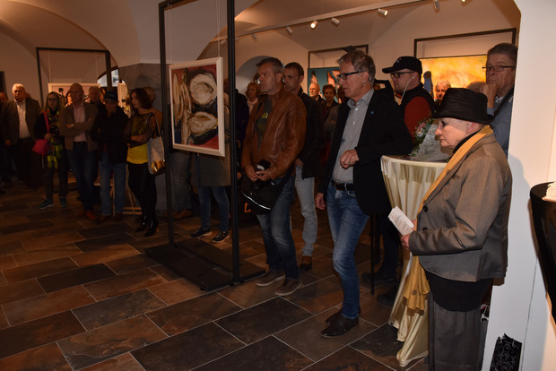 BM Alois Oberer (im Bild mit Redakteur Günther Reichel), ganz salopp, eröffnete offiziell die neue Zeillergalerie im Untermarkt.