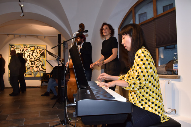 Das Trio „Mary me“ untermalte die Eröffnung mit Jazz vom Feinsten.