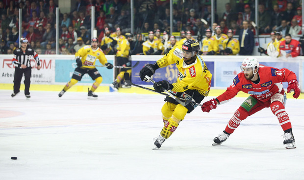 Marcel Witting (r.) geht mit dem KAC auf die Titelverteidigung los.