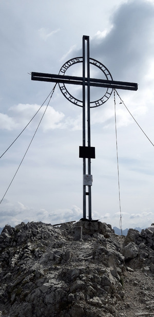 Der Höhepunkt der Tour ist das Gipfelkreuz der Reither Spitze.