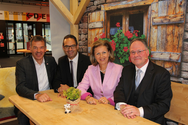 Innsbrucks BM Georg Willi, WK-Präsident Christoph Walser, LR Patrizia Zoller-Frischauf, Messedirektor Christian Mayerhofer.