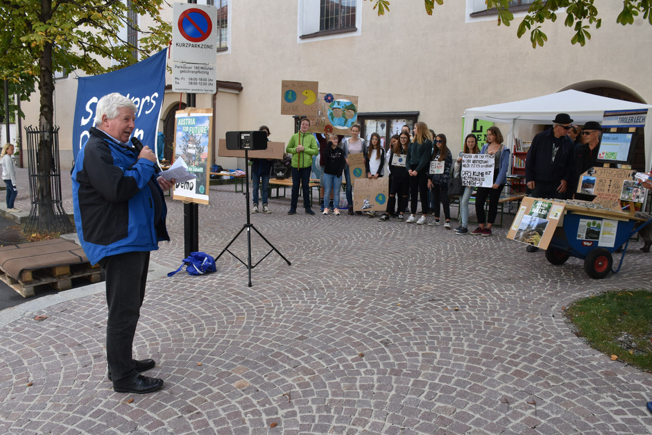 Für Dekan Neuner steht das "Haus – ganz nach Greta Thunberg – bereits in Flammen".
