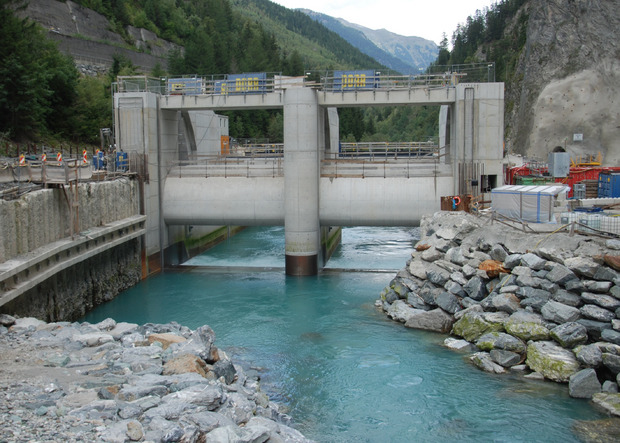 Wesentliche Teile der Wehranlage am Inn bei Ovella sind fertiggestellt.
