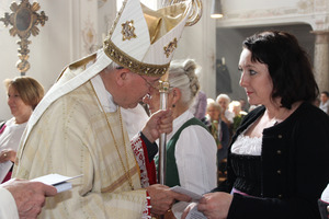 Alterzbischof Alois Kothgasser und Priska Wildauer aus Aschau.