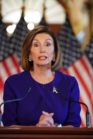 Laut der US-Demokratin Nancy Pelosi hat Trump seine verfassungsmäßigen Pflichten verletzt.