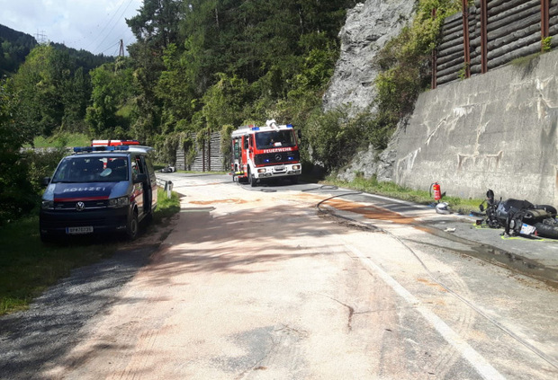 Ein Großaufgebot der Feuerwehr, Polizei und Rettung war vor Ort.