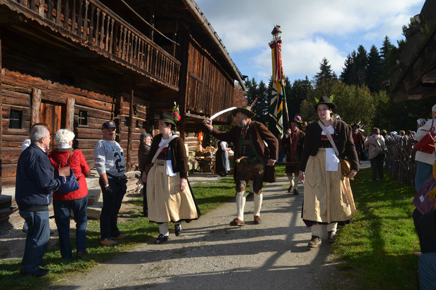 Die Sturmlöda aus der Wildschönau beim Einmarsch.