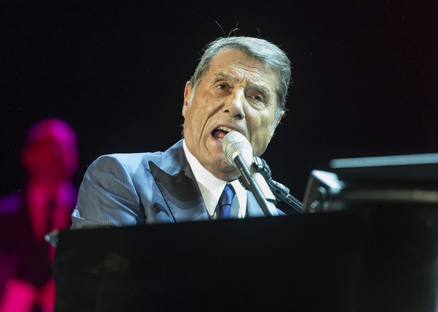 Udo Jürgens beim Konzert der "Mitten im Leben-Tournee" am 2. Dezember 2014 in Salzburg.