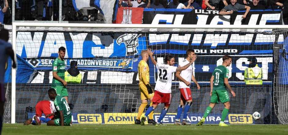 Der HSV jubelte über einen verdienten Heimsieg und die Tabellenführung.