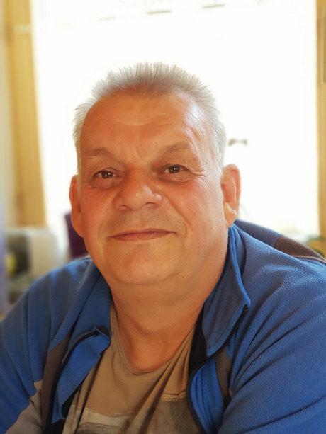 „Wir haben über drei Monate im Keller 24.000 Stoffstreifen für die Fetzelar zusammengenäht.“
Adi Kutzler (Obmannstellvertreter)