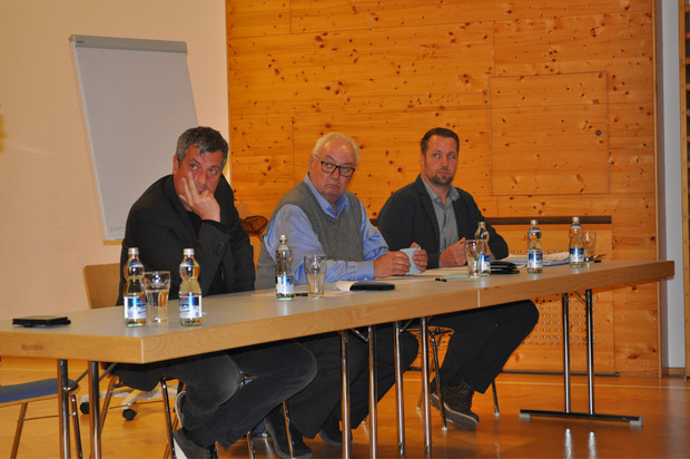 Betretene Gesichter bei BM Martin Hohenegg (Ehrwald), BM Paul Mascher (Biberwier) und Vize-BM Thomas Koch aus Lermoos (v. l.).