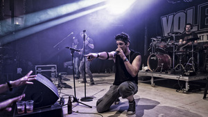 "diSKAvery" ist eine achtköpfige Band aus dem Außerfern, die bisher hauptsächlich gecoverte Songs zum Besten gab. Das soll sich nun ändern.