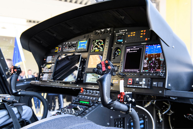 Blick ins Cockpit.
