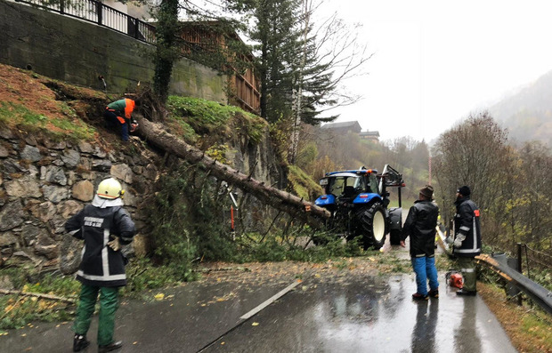 Vom 28. bis 30. Oktober waren wegen des Sturmtiefs „Vaia“ rund 1400 Hilfskräfte in ganz Osttirol im Einsatz, um das Schlimmste zu verhindern.