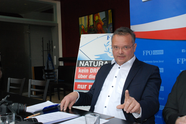 FP-Nationalrat Gerald Hauser steht zum Skiprojekt.