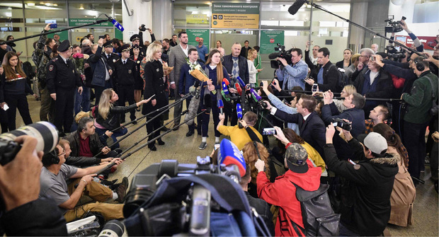 Die veruteilte Spionin wurde von Journalisten erwartet.