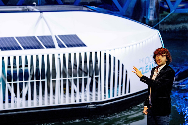 Boyan Slat bei der Präsentation in Rotterdam.