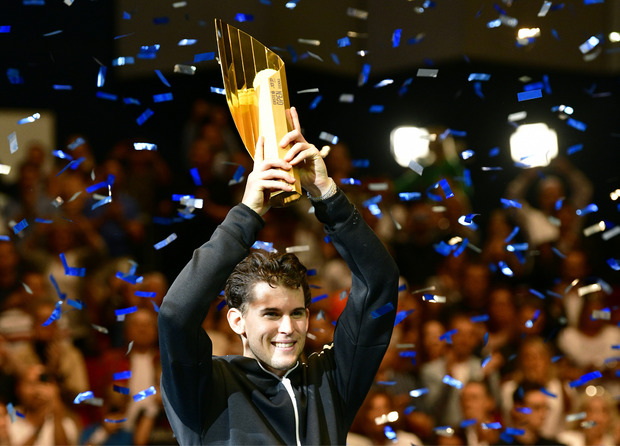 Dominic Thiem strahlt mit seiner ersten Wien-Trophäe.