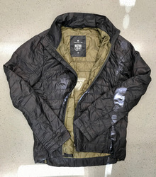 Auch diese Jacke konnte die Polizei nicht zuordnen.