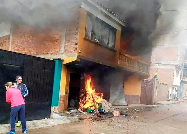 Andere sorgten wiederum für Brandstiftungen, Plünderungen oder ähnliche Ausschreitungen.