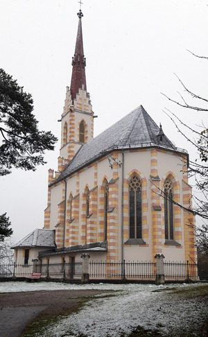 ... geht es zur Wallfahrtskirche in Mötz.