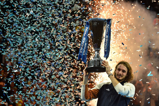 Konfetti-Regen und rund 2,6 Millionen Dollar Preisgeld: Tsitsipas räumte in London ordentlich ab.