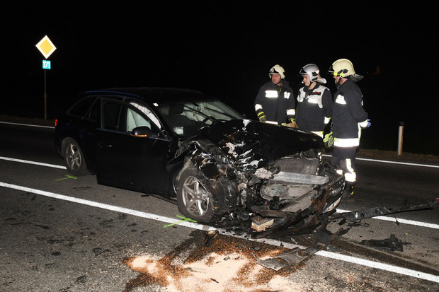 Der Lenker des Autos wurde leicht verletzt.