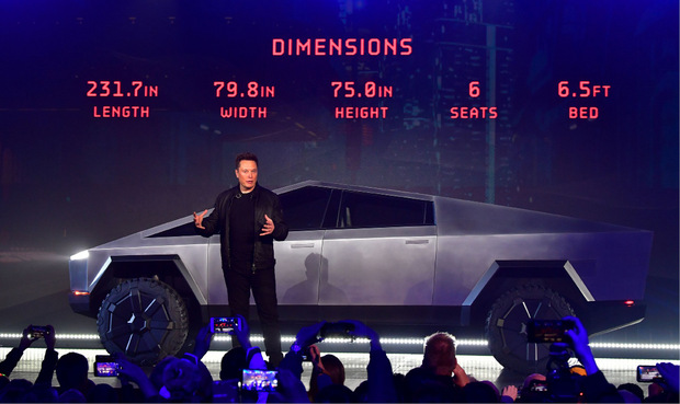Tesla-Chef Elon Musk bei der Präsentation des neuen E-Pickups.