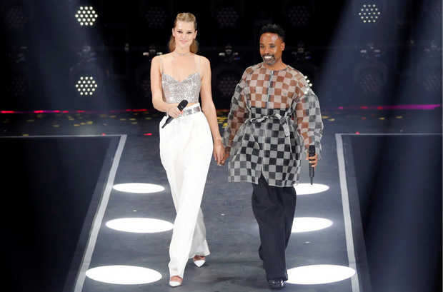 Bemüht, aber bieder führten das deutsche Topmodel Toni Garrn und der US-Showstar Billy Porter durch den Gala-Abend.