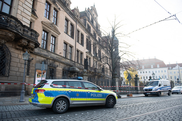Die Polizei arbeitet auf Hochtouren - in der Schatzkammer befanden sich Stücke von unschätzbarem Wert.
