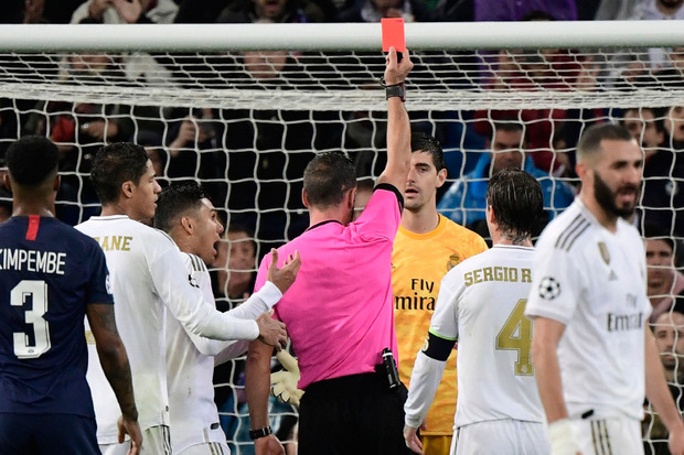 Rote Karte gegen Thibaut Courtois.