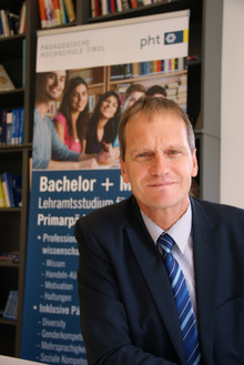 Thomas Schöpf (l.) wird weitere vier Jahre Rektor der Pädagogischen Hochschule bleiben.